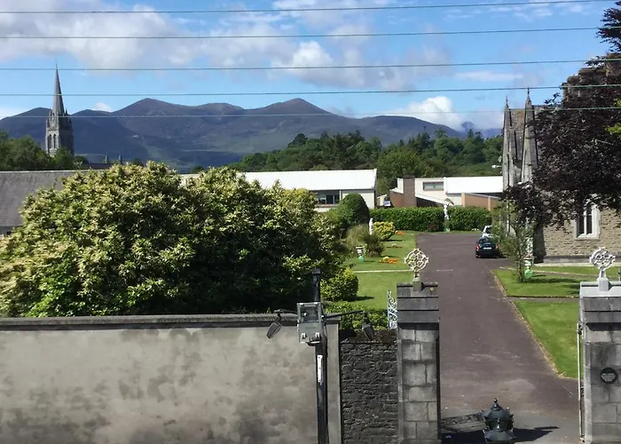 Rathmore House Bed & Breakfast *